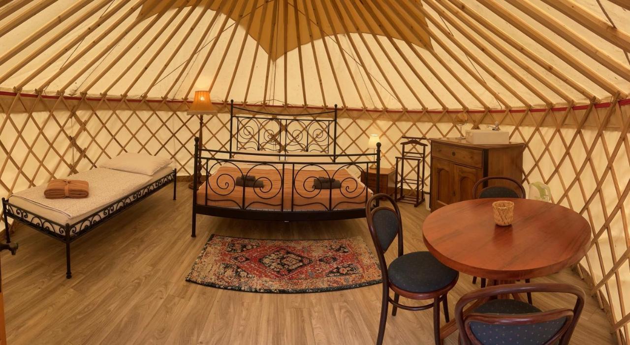 Oeko Kemping Es Glamping Tiszadada Экстерьер фото