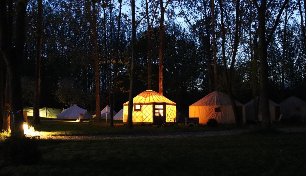 Oeko Kemping Es Glamping Tiszadada Экстерьер фото